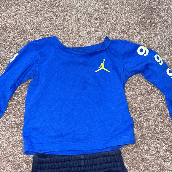 FIVE 12 month outfits JORDAN - Picture 5 of 10